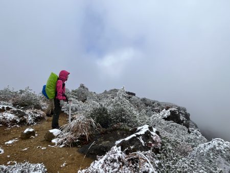 10月20日は安達太良山に雪が降りました。