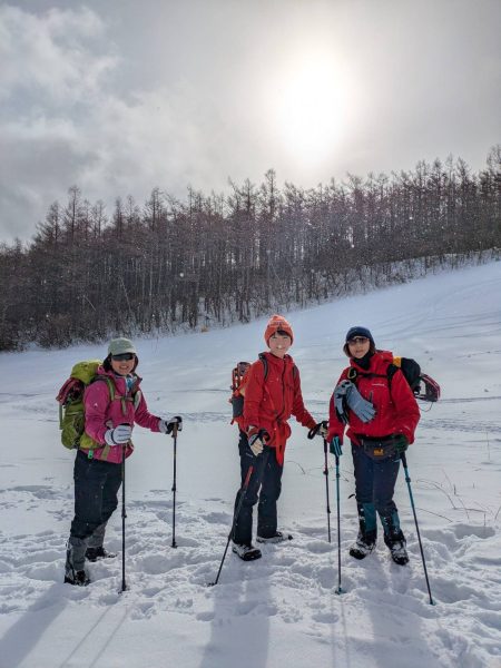冬の安達太良山は、標高2,000m以下とは思えないほどの山岳景観が広がる魅力的な山ですね。
